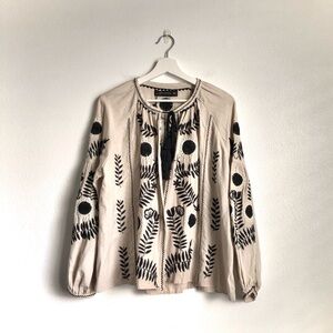 NWT Zara Beige / Black Floral Embroidered Light Jacket Top Size Medium